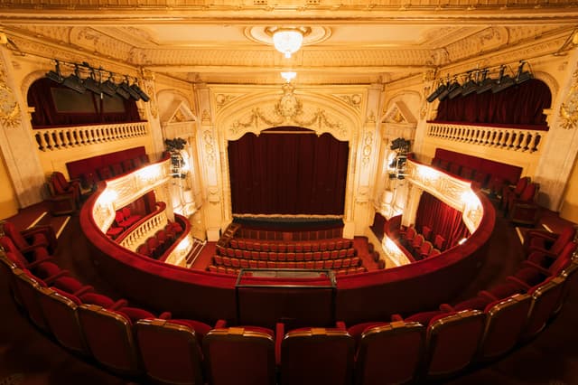 Full Buyout of Théâtre Edouard VII
