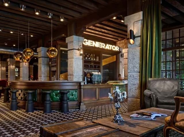 generator-venice-space-bar-restaurant-and-cafe2.jpg