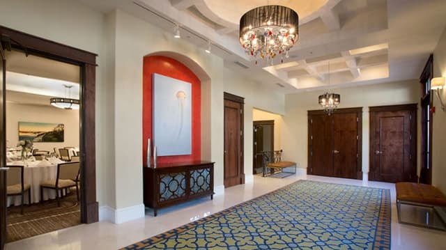 Pearl Foyer