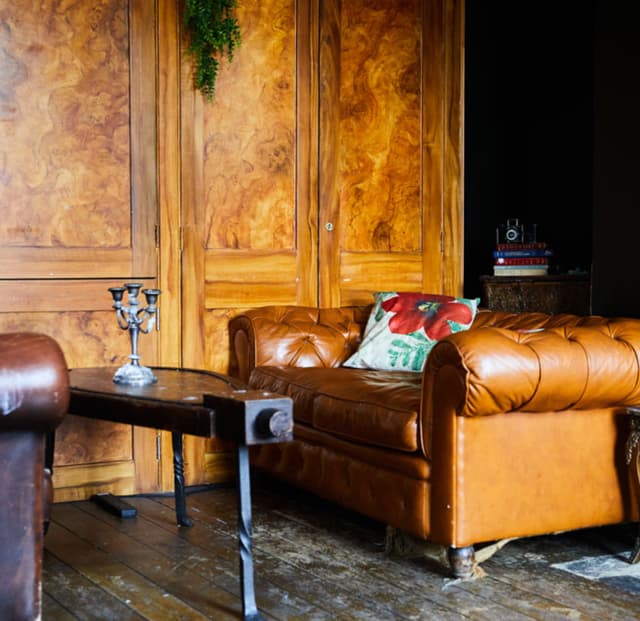 the-ten-bells-private-hire-the-lounge-4_1944x.jpg