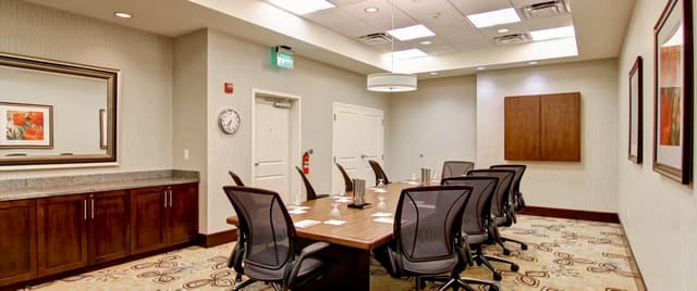 hilton-garden-inn-meeting-room.jpg