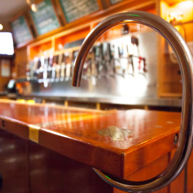 FO-Santa-Monica-Bar_01-scaled-600x600-c-default.jpg