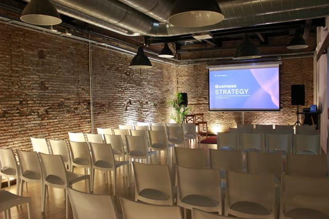espacios-para-eventos-en-barcelona-1-2048x1365.jpg