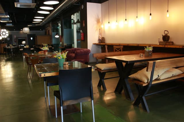 restaurante-saludable-en-barcelona-2048x1365.jpg