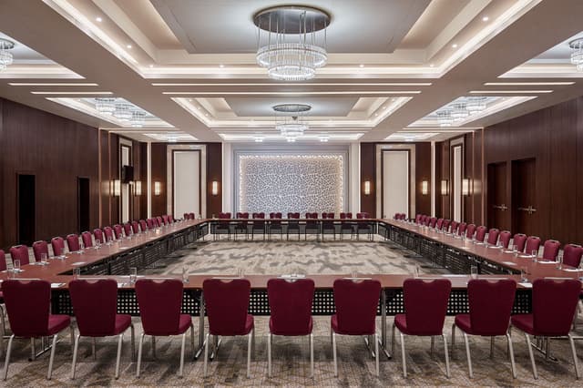 caisi-salah-eldin-ballroom-8327-hor-clsc.jpg