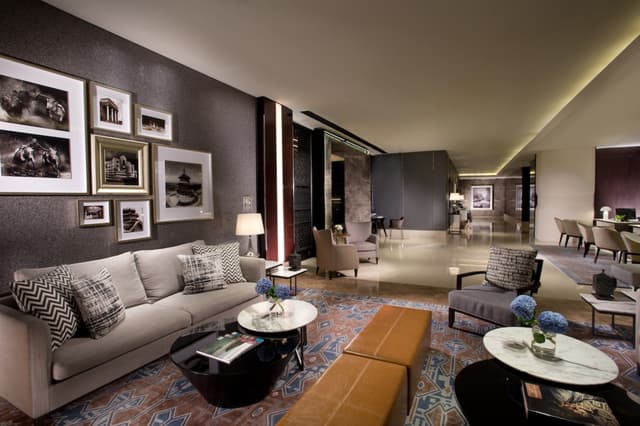 As_0325-lobby-g-r.jpg
