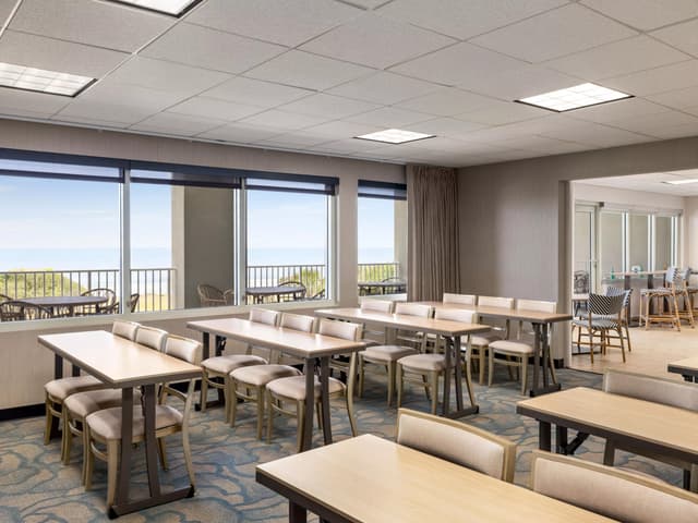 holiday-inn-resort-jekyll-island-9690556097-4x3.jpg