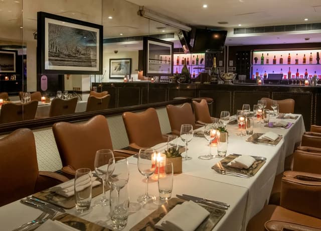 bbar-restaurant-007.jpg