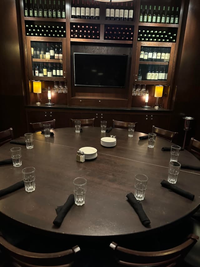 ae0dcb43-schaumburg_wine_room.jpg