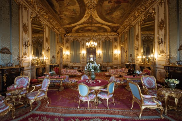 elizabeth-saloon.jpg