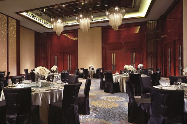 cturz-ballroom-0032-hor-clsc.jpg