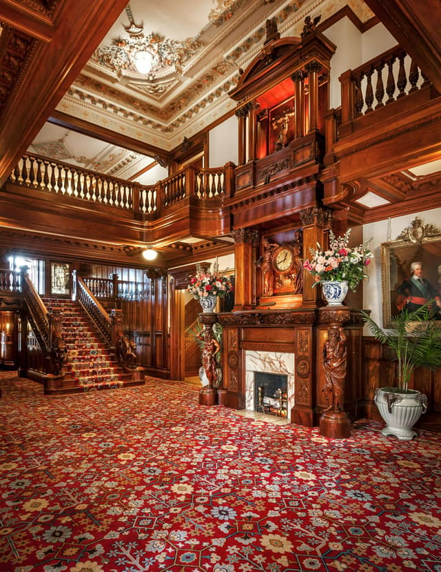 turnbladmansion_interior_grandhall.jpg