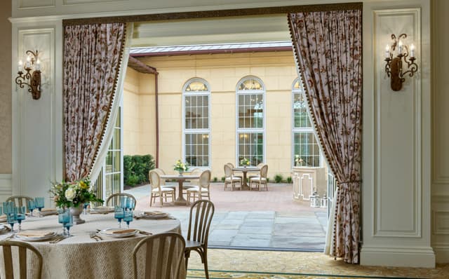 Grand Oaks Veranda