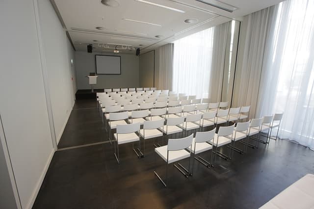 cafemoskau_Raum-Bischkek-Workshopsituation-1.jpg