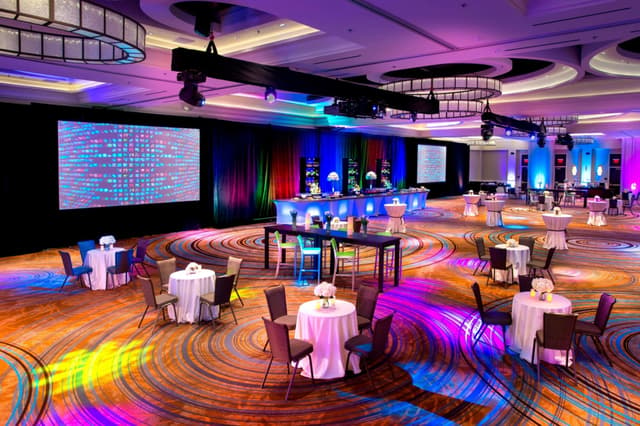 ewrap-ballroom-0051-hor-clsc.jpg