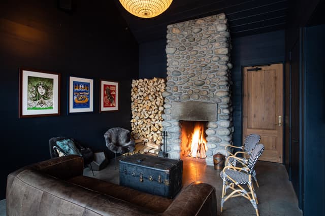 Fireside Lounge