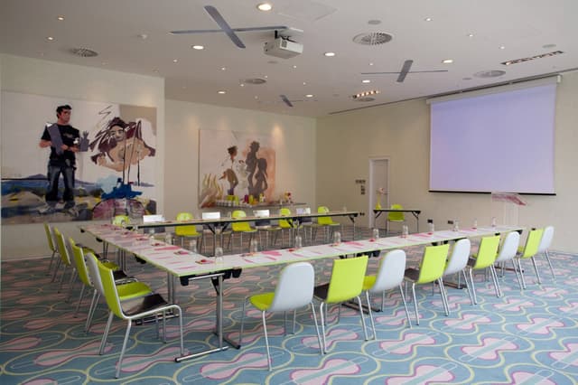 Omni Meeting Room