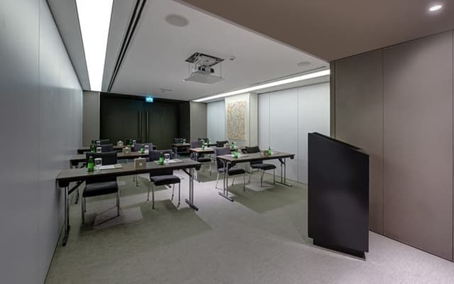 meeting2 (1).jpg