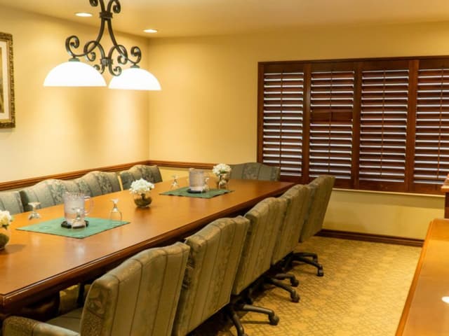 Hotel-Piccadilly_Board-Room-1-scaled-800x600.jpg