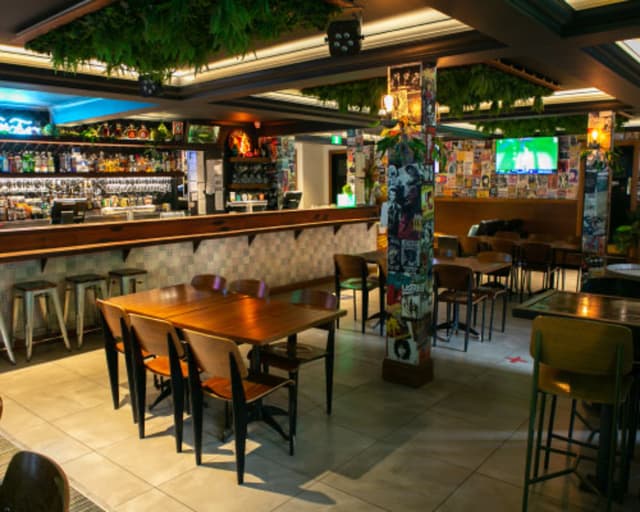 Cauli-Main-Bar-waterloo.jpg