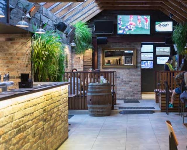 cauli-sports-bar-waterloo-sydney.jpg