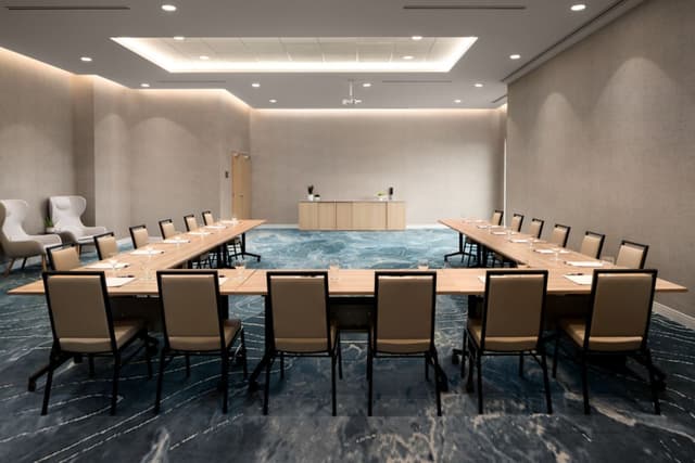 Madeleine Meeting Room