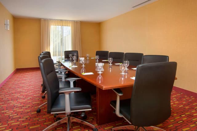 Meeting Room B1 (Boardroom)