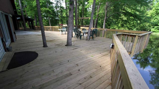 Hilltop Terrace Deck