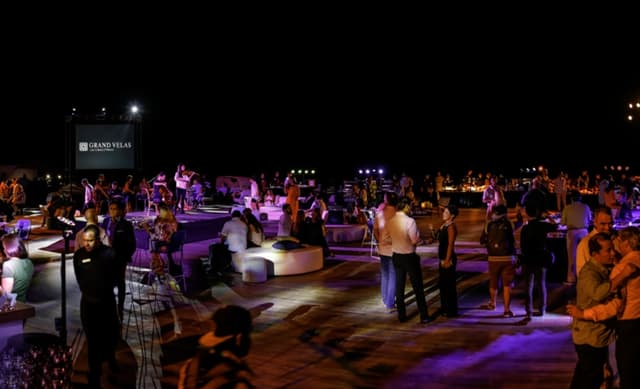 event-meetings-terrace-hotel-grand-velas-los-cabos-large.jpg