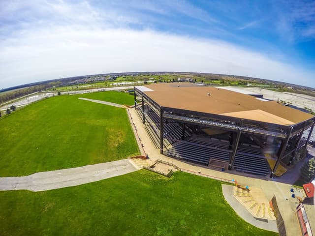 hollywood-casino-amphitheater-at-tinley-park-25.jpg
