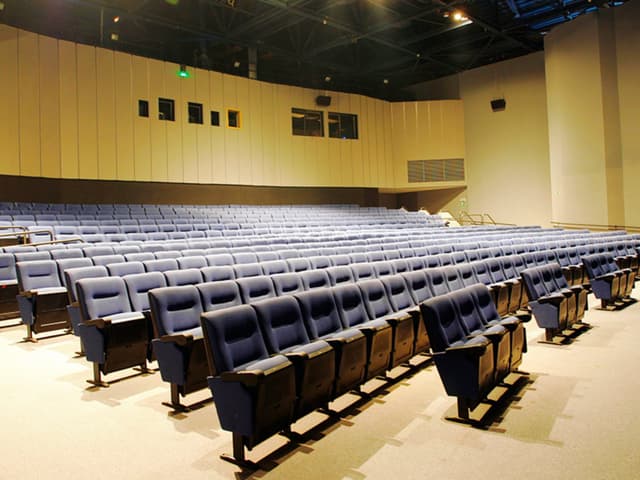 Teatro-Hollywood- Auditorios-Teatros-Espacio-eventos-Parque-Warner-Madrid-2.jpg