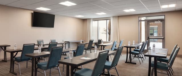 homewood-suites-by-hilton-syracuse-carrier-circle-pioneer-meeting-room-1097269.jpg