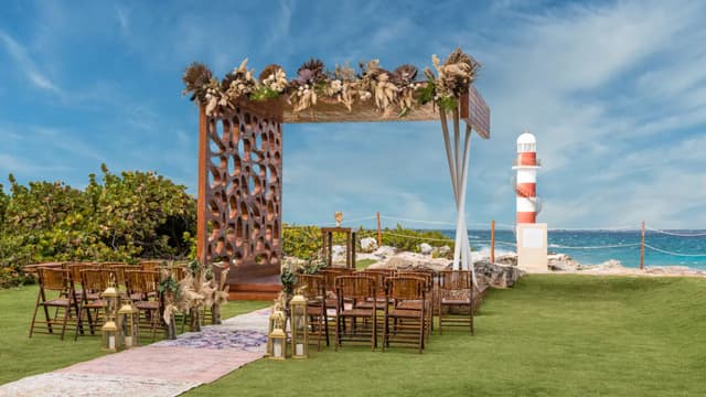 Hyatt-Ziva-Cancun-P443-Wedding-Lighthouse-Gazebo.jpg