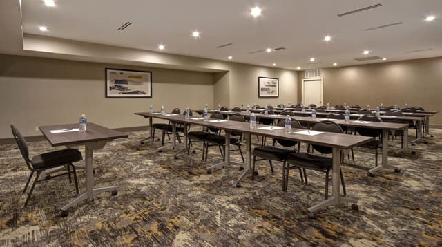 stlwr-meetingroom-classroom2 (1).jpg