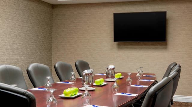 yqrdr-boardroom-9446-hor-wide.jpg