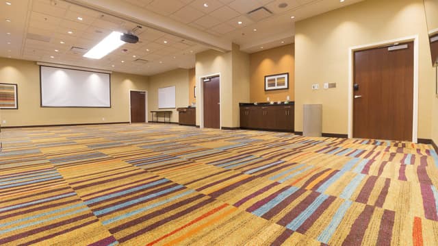 yqrfi-meeting-0019-hor-wide.jpg