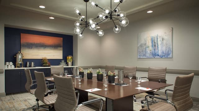 Lauderdale Boardroom