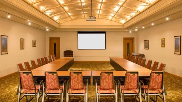 ammsi-meeting-room-3048-hor-wide.jpg