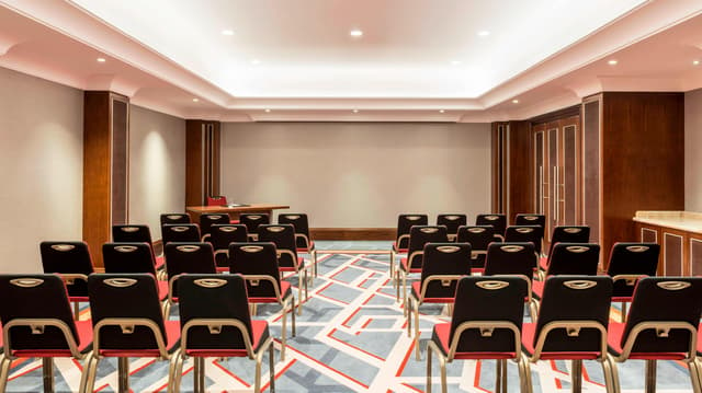 Al Buraimi Meeting Room