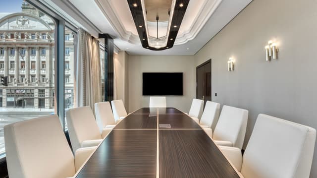 Erzsebet Boardroom