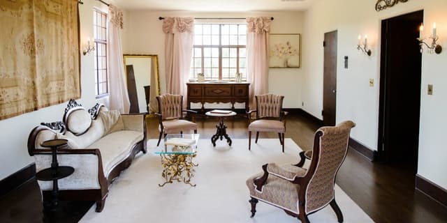 tzoo-98859-0-726269-howeymansion-cp.jpg