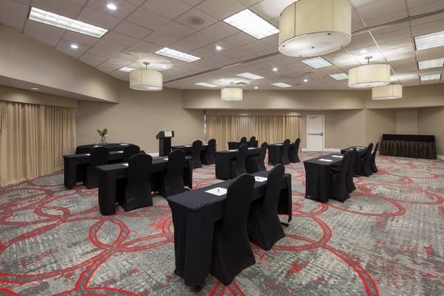 mcofp-universal-ballroom-5458-hor-clsc.jpg