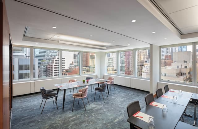 2022_05_26_FD_Lexington_Trade_1_Partition_Open_Boardroom___U-shape__2__copy_Large.jpg