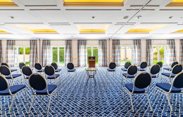 pestana-meetings-gallery-large-room.jpg