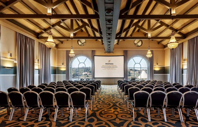 pestana-meetings-gallery-auditorium.jpg