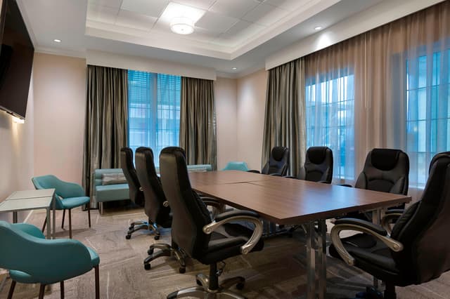 dabsh-boardroom-0032-hor-clsc.jpg