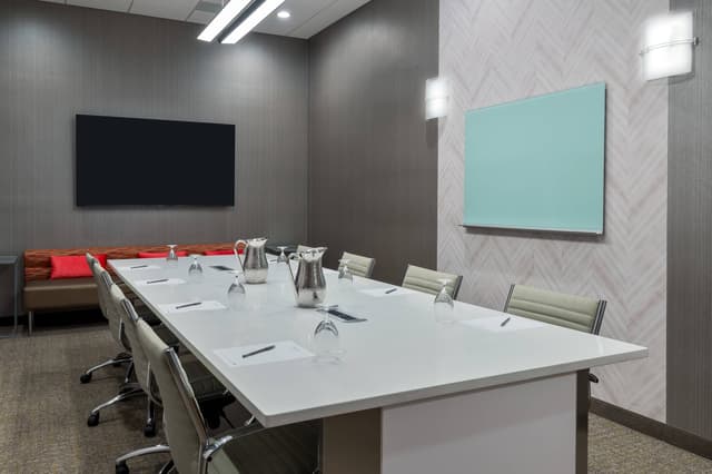 tpasl-boardroom-4190-hor-clsc.jpg