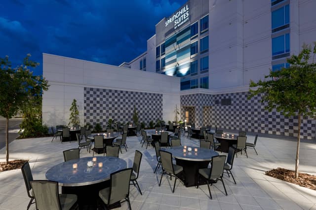 tpasl-outdoor-terrace-4201-hor-clsc.jpg
