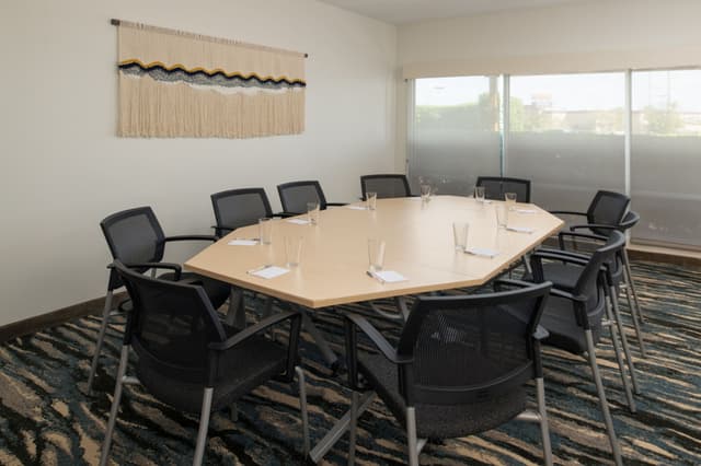 ts-tpaxl-meeting-room-38721_Classic-Hor.jpg