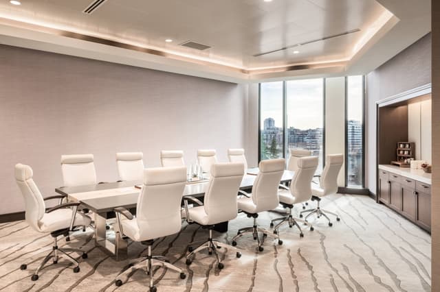 yvrps-boardroom-0079-hor-clsc.jpg